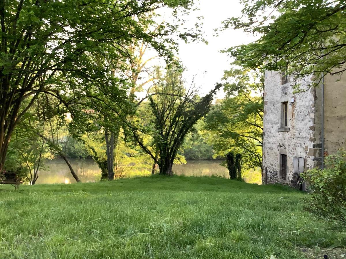 Les Delices De Lavoute Hotel Buitenkant foto